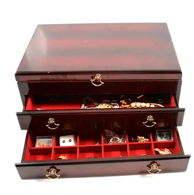 Lot 295 - A large modern jewellery casket with lift up lid and two drawers, some costume jewellery.