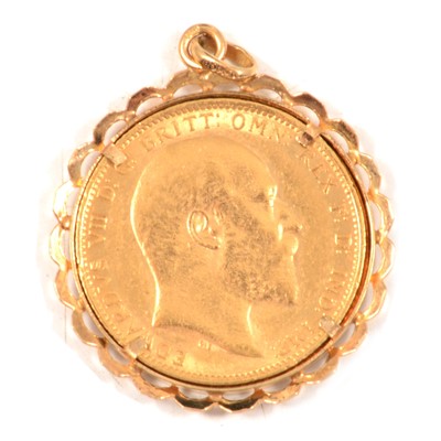 Lot 44 - A Gold Full Sovereign Coin pendant.