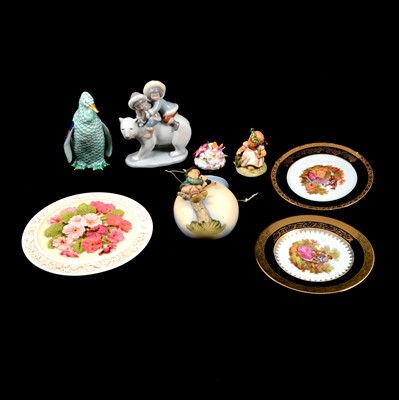 Lot 39 - Quantity of modern collectable and decorative ceramics and glass