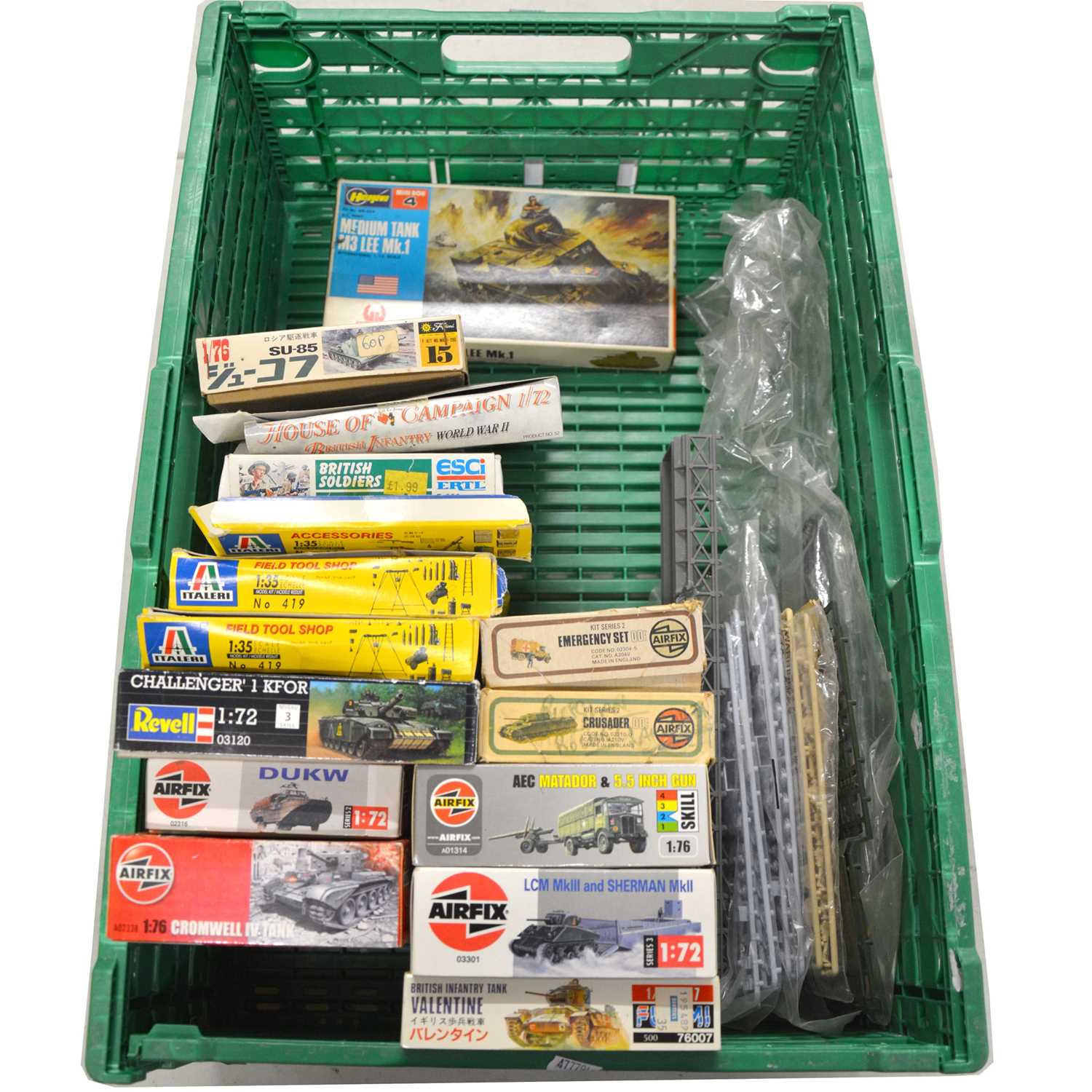 Lot 197 - Fifteen model military kits, including