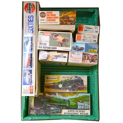 Lot 211 - Ten model kits, including Airfix, Matchbox, Frog