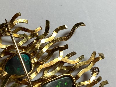 Lot 121 - Tom Payne and Peter Triggs - a 1960’s modernist 18 carat gold brooch.