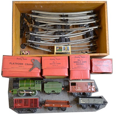 Lot 286 - A box of Hornby O gauge model railway