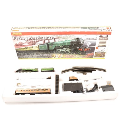 Lot 146 - Hornby OO gauge set 'Flying Scotsman', Track Pack C, and five boxes of accessories