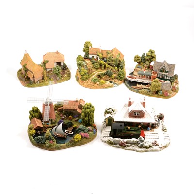 Lot 71 - Collection of five Lilliput Lane models