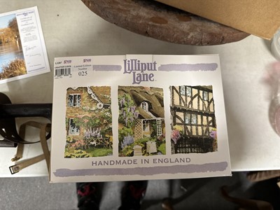 Lot 96 - Collection of five Lilliput Lane models