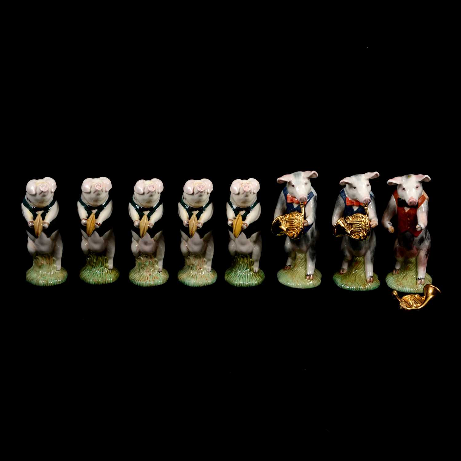 Lot 38 - Thirteen Beswick Pig Promenade figures