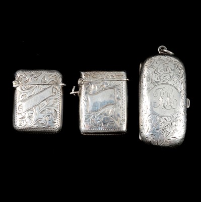 Lot 214 - Silver coin case, William Neale & Sons, Chester 1903, and two silver vestas.