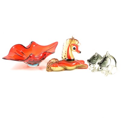 Lot 30 - Large Murano glass fawn, two seated Scottie Dogs, and a bowl