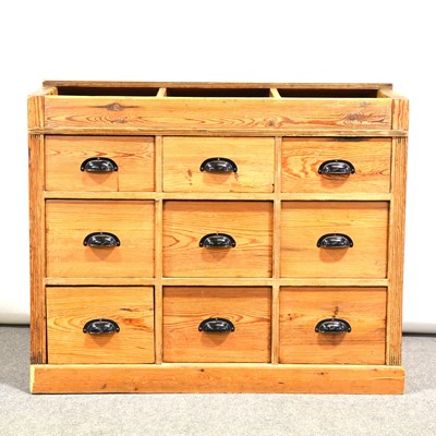 Lot 445 - Pine chest