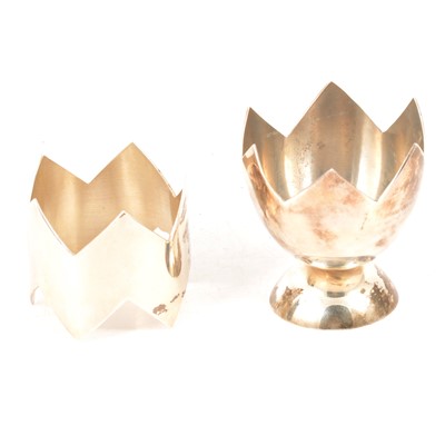 Lot 217 - Silver egg cup and napkin ring