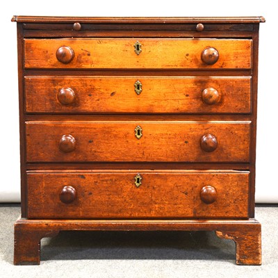 Lot 465 - George III mahogany chest of drawers