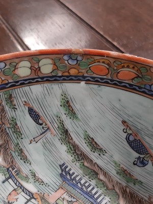 Lot 49 - Canton bowl and a four-heights storage jar