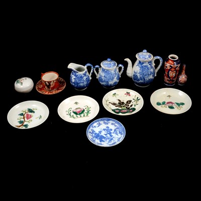 Lot 63 - Small collection of Chinese and Japanese ceramics