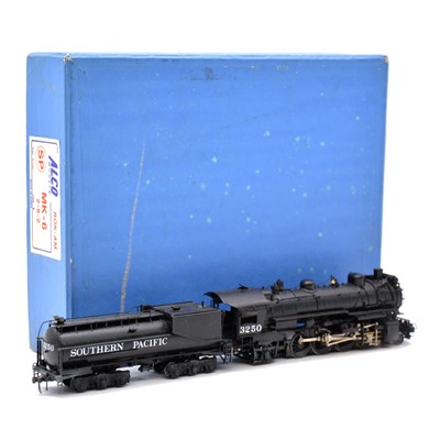 Lot 10 - ALCO models HO gauge steam locomotive and tender, brass model, boxed