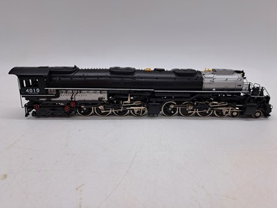 Lot 117 - Overland Models HO gauge steam locomotive and tender, 'Big Boy', brass model, boxed