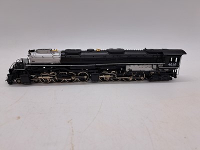 Lot 117 - Overland Models HO gauge steam locomotive and tender, 'Big Boy', brass model, boxed