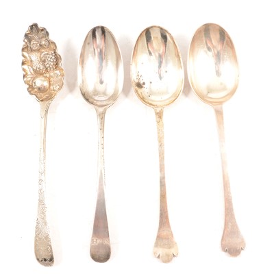 Lot 256 - Pair of silver trefid spoons and two others