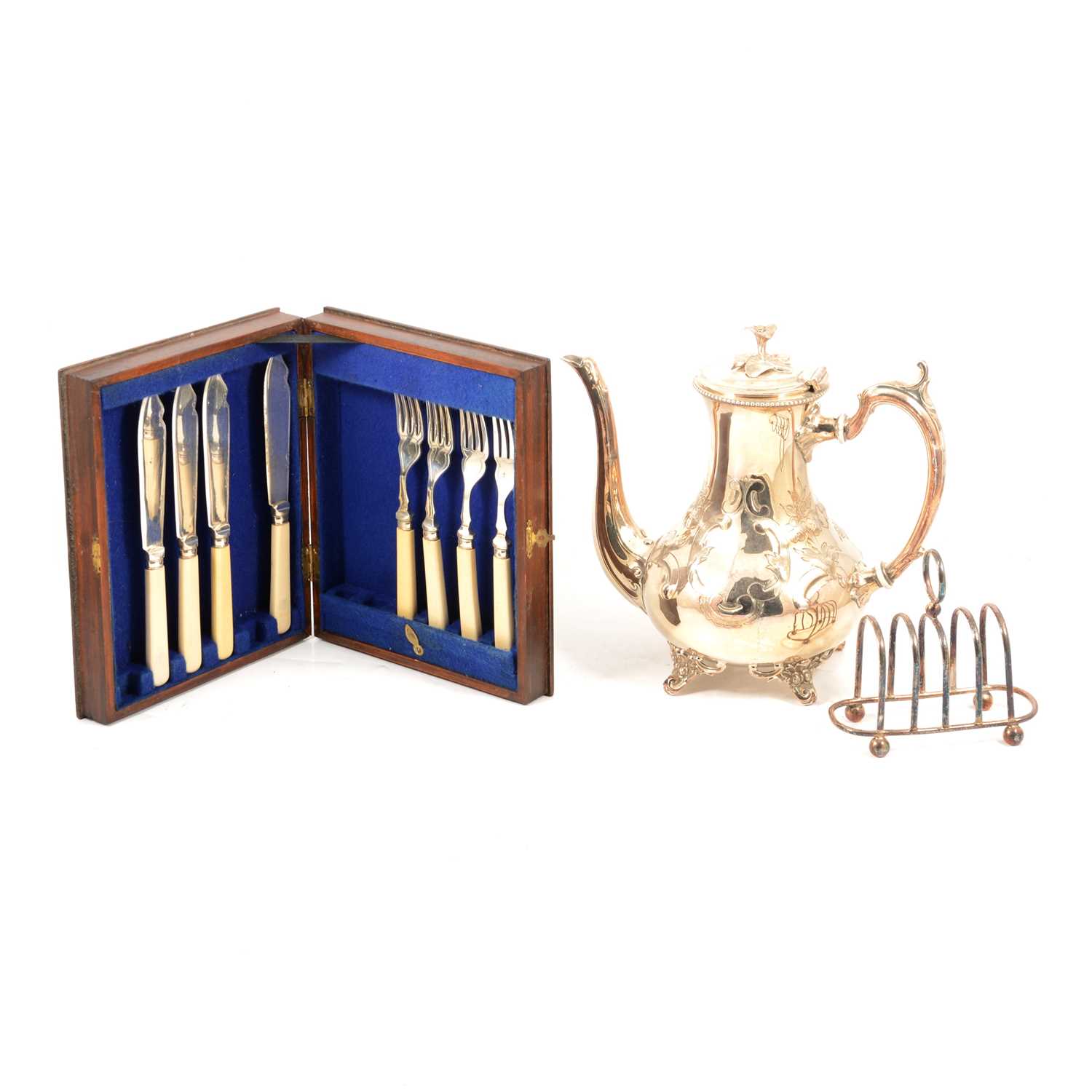 Lot 128 - A quantity of silver plated items