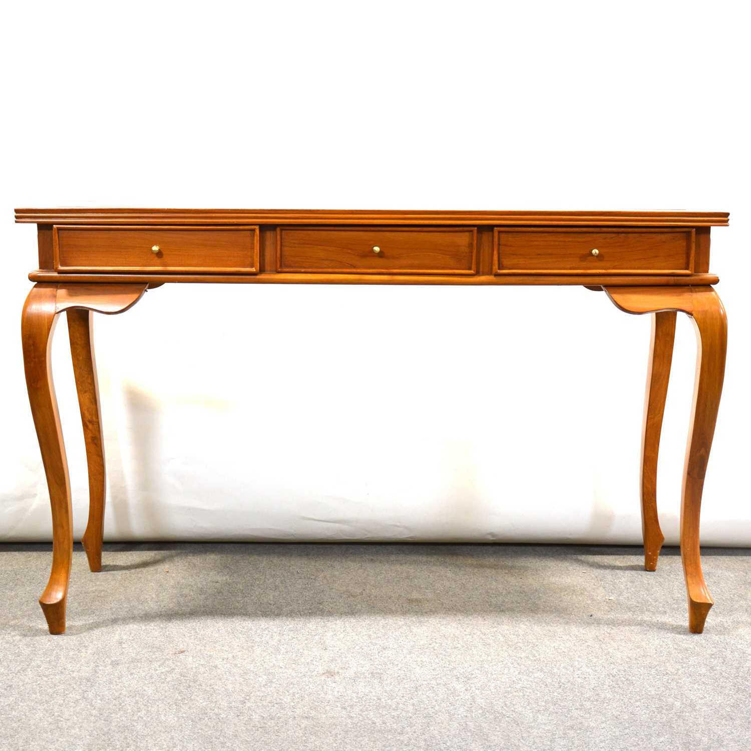 Lot 452 - Indian hardwood side table