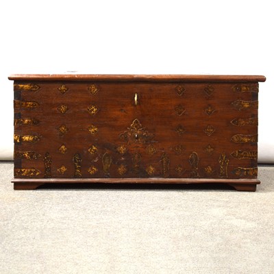 Lot 481 - Indian hardwood coffer