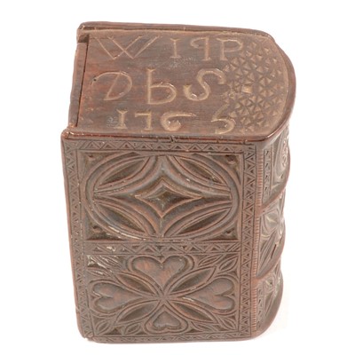 Lot 107 - Treen box