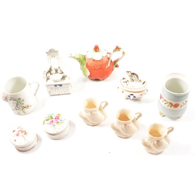 Lot 41 - Decorative ceramics