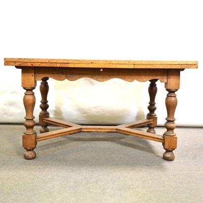 Lot 482 - Oak drawleaf table