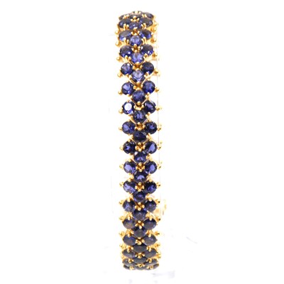 Lot 250 - An iolite bracelet.