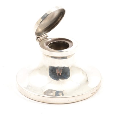 Lot 250 - A silver capstan inkwell, Lionel Smith & Co