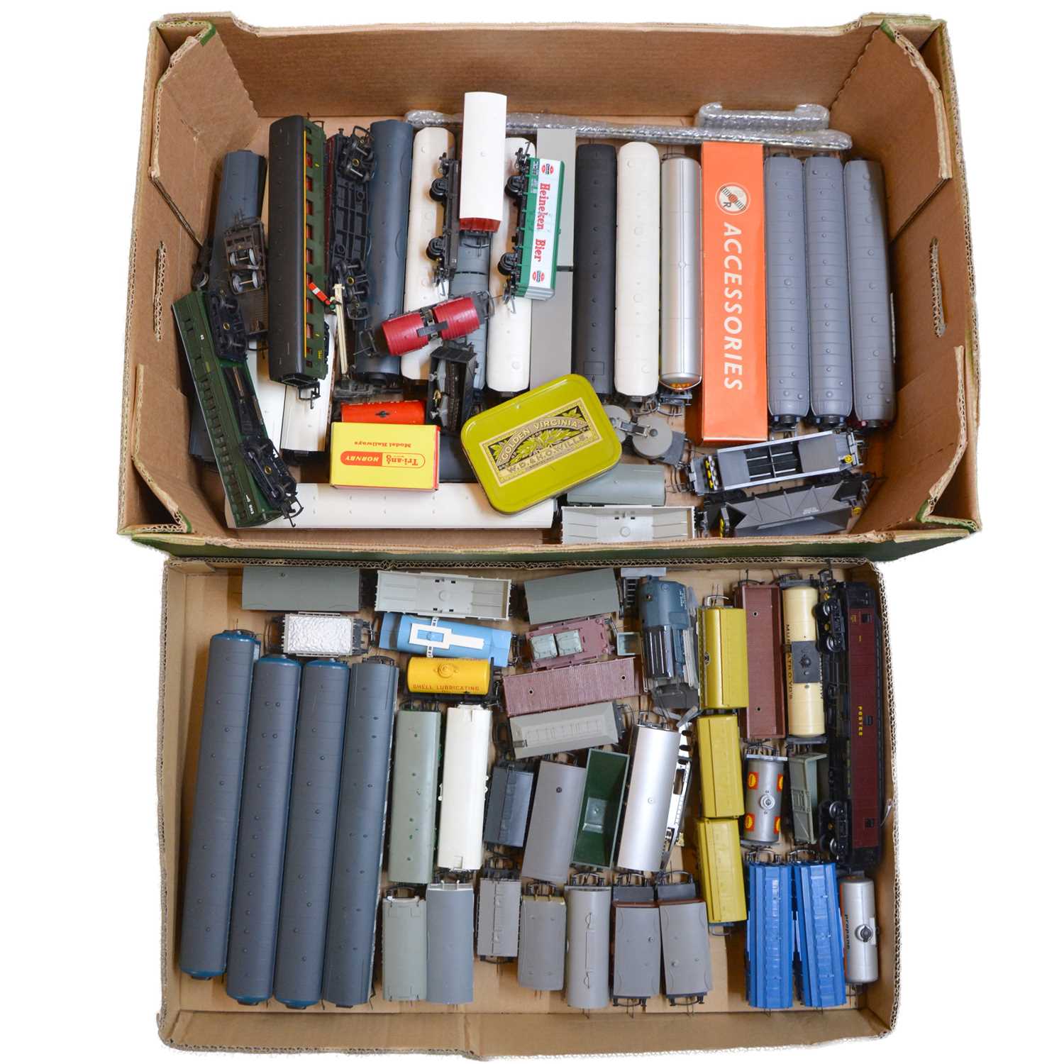 Lot 308 Two trays of OO gauge model railway coaches