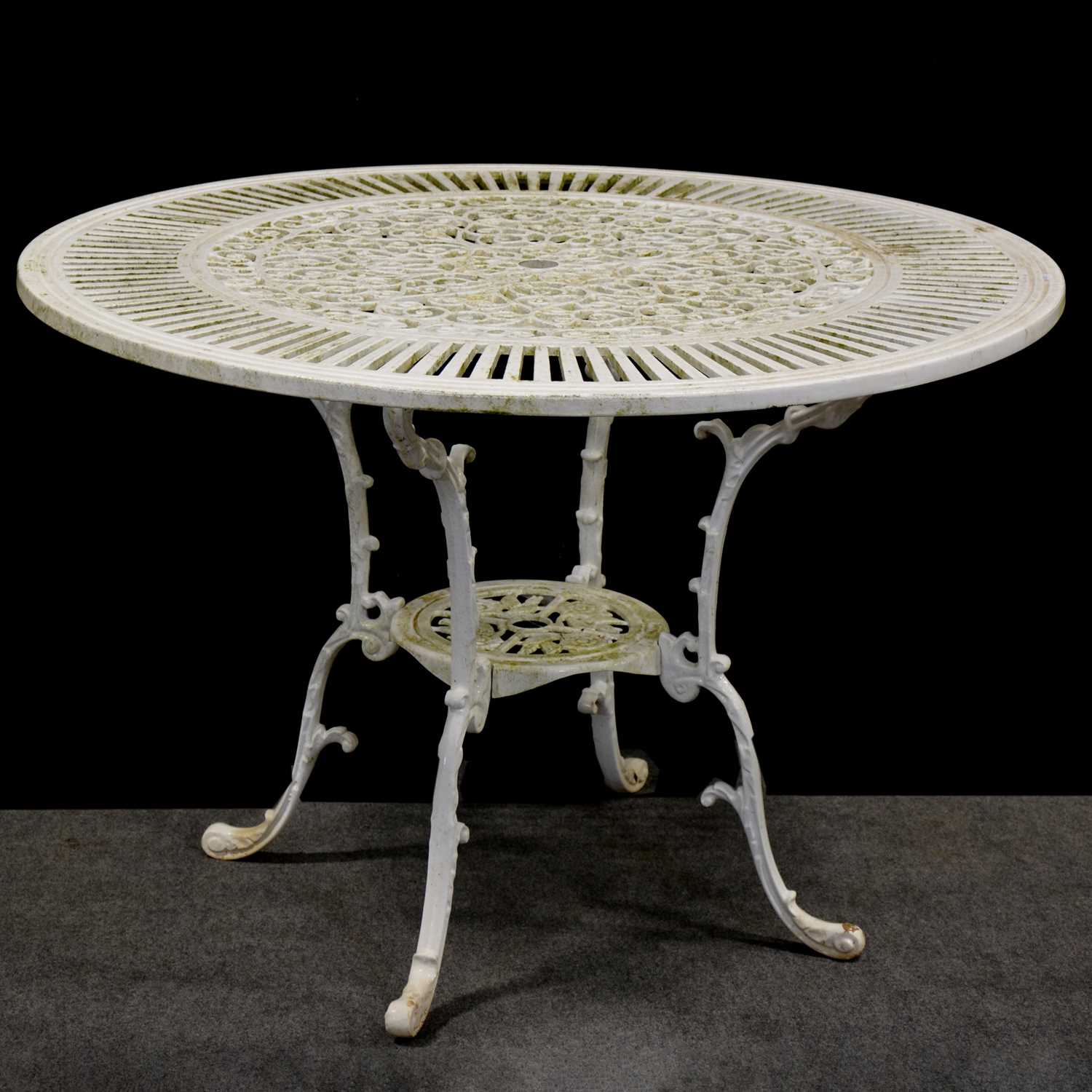 Lot 466 White painted metal patio set,