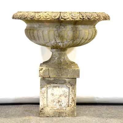 Lot 469 - Large reconstituted stone planter