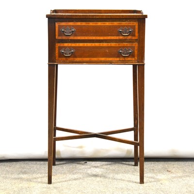 Lot 446 - Reproduction mahogany side table