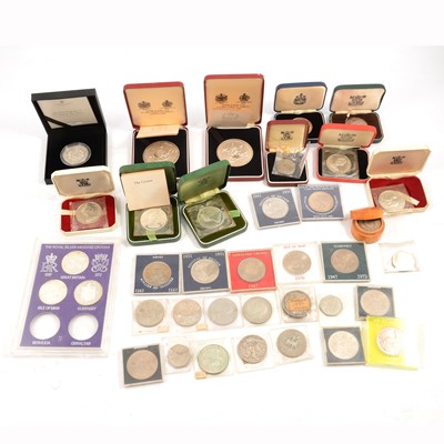 Lot 227 - Silver commemorative coins, and others