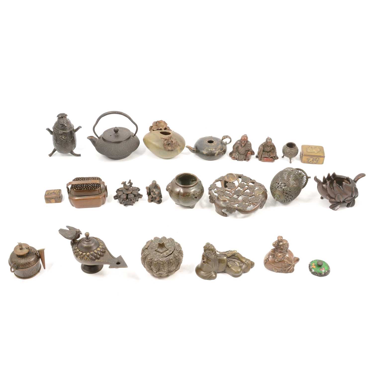 Lot 118 - Small collection of Asian metal objects,