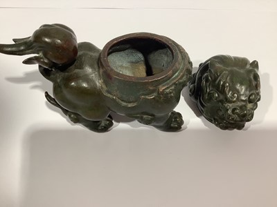 Lot 115 - Small collection of Chinese cast metal objects