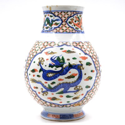 Lot 30 - Chinese Wucai dragon vase
