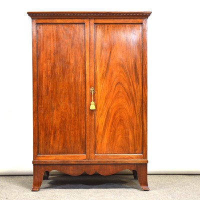 Lot 402 - George III mahogany linen cupboard