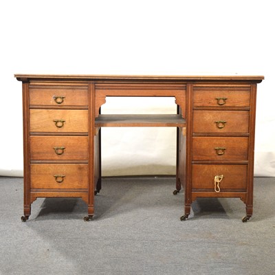 Lot 358 - Late Victorian oak desk