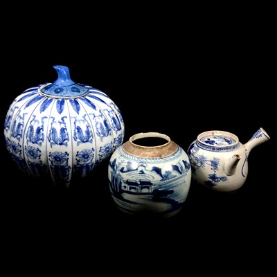 Lot 44 - Small quantity of Chinese porcelain