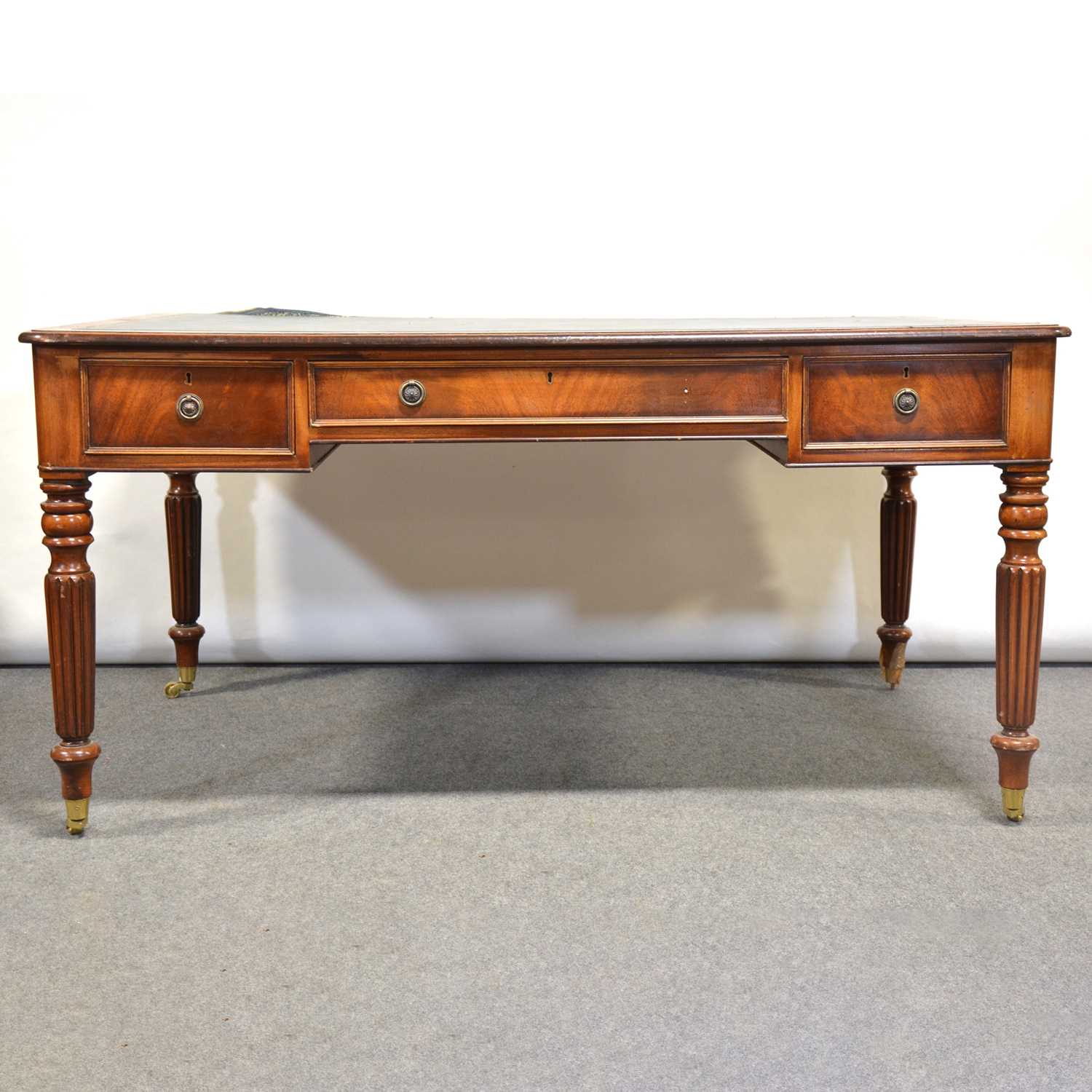 Lot 433 - Reproduction mahogany writing table,