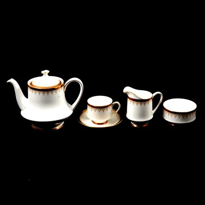 Lot 90 - Large Paragon fine bone china dinner and tea service, Athena pattern