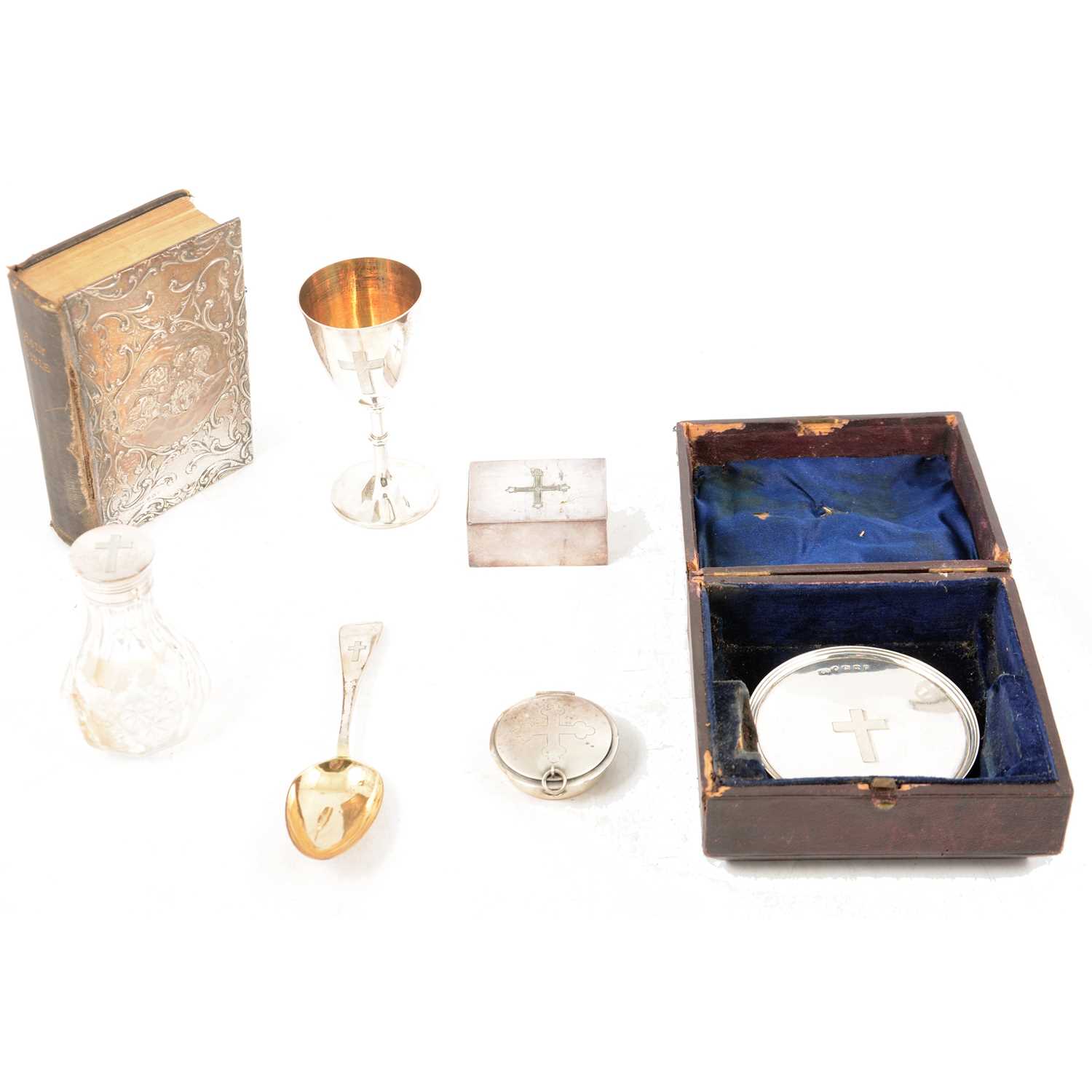 Lot 271 - A Victorian silver travelling communion set, George Unite, Birmingham 1864, etc