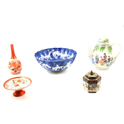 Lot 83 - Quantity of Japanese ceramics