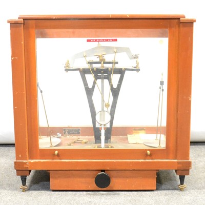 Lot 217 - Stanton balance scale, to weigh 1lb