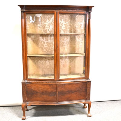 Lot 467 - Edwardian mahogany serpentine china cabinet