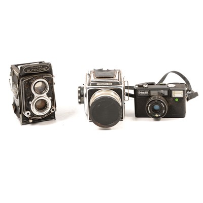 Lot 103 - Minolta Autocord Reflex camera, box cameras and other cameras and equipment.