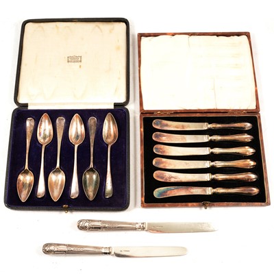 Lot 259 - Silver cutlery, cased