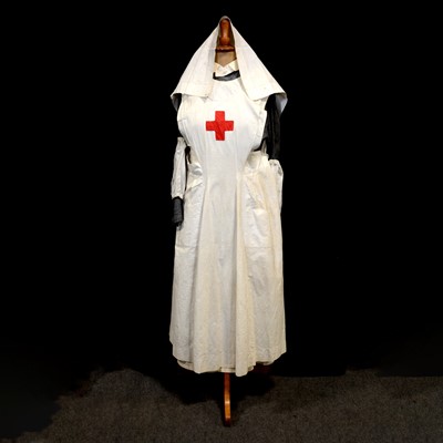 Lot 193 - WWI Red Cross Nurse uniform